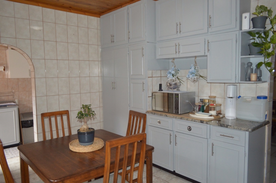 4 Bedroom Property for Sale in Flimieda North West